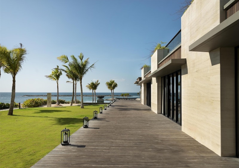 ビジネスクラスで行く!日本料理レストランがそなわるホテル滞在。クラブラウンジつき