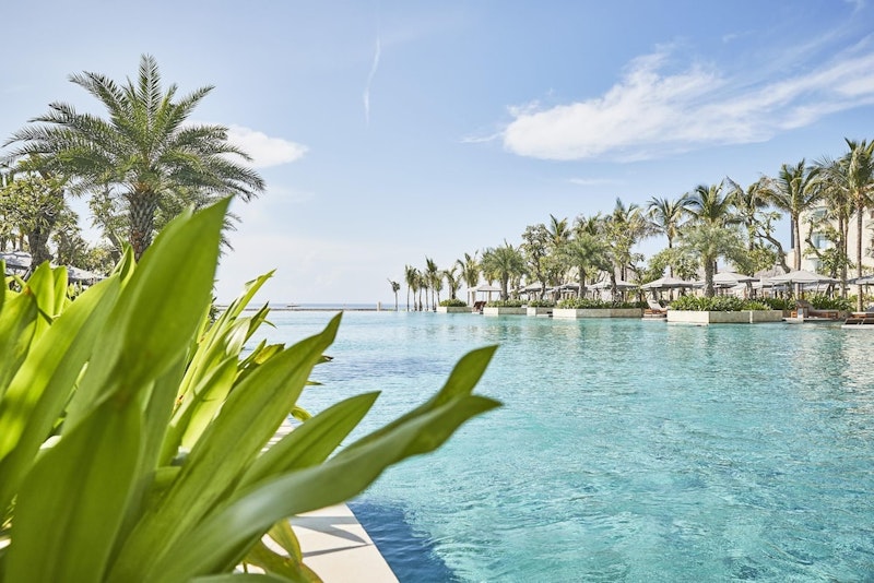 トランジットでシンガポール観光も!バリ式スパ併設のホテル滞在。ビジネスクラス利用