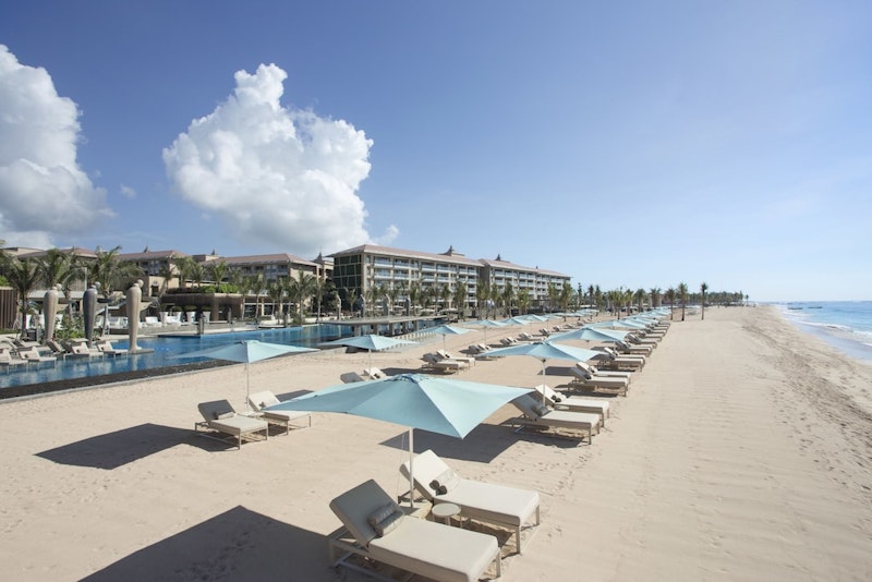 全室スイートのぜいたく空間!バリ島を代表する巨大ラグジュアリーホテルに宿泊