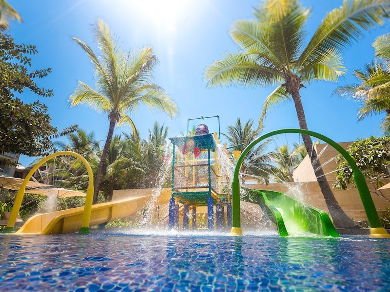 ビジネスクラスで行く！子ども向けアクティビティが充実するバトラーつきホテル滞在