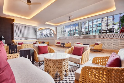 最寄り駅まで無料送迎つき!ゴージャスな内装がすてきな5つ星ホテル。ビジネスクラス利用