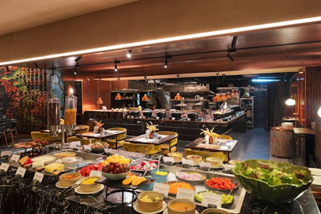 先着100組！駆け込み価格⏰象乗り体験＆バンコク1日観光つき！屋外プールなど施設充実＆スクンビット地区のホテル泊