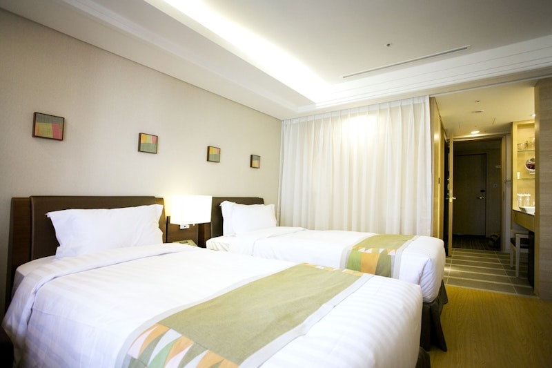 麻浦駅から徒歩3分!バスタブ完備のホテルで観光後はゆったりステイ