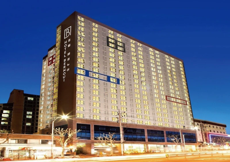 加山デジタル団地まで好アクセス！スタイリッシュなデザインのホテル泊。ベッド2台確約