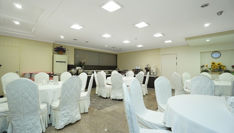 仁寺洞のメインストリートすぐ！コーヒーショップや売店が併設するホテルにステイ