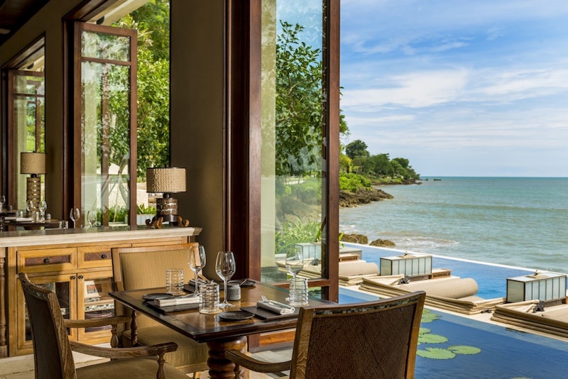 ビジネスクラスで行く！多彩なメニューが自慢のスパがそなわる5つ星ホテルに宿泊