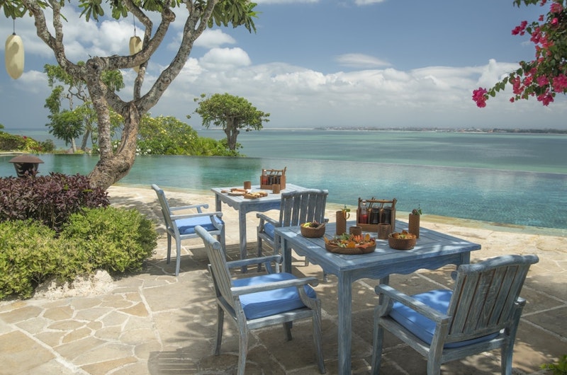 ビジネスクラスで行く!プライベートプールやスパ併設のリゾートで癒やしのステイ