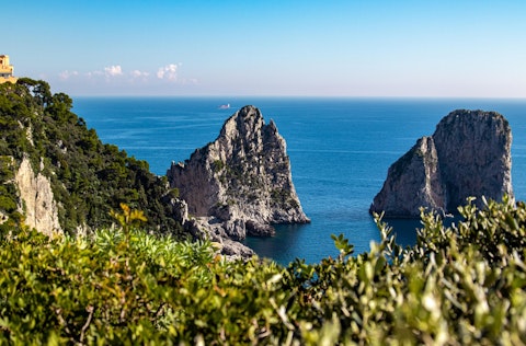 秋旅SALE🍁ホテルはおまかせで楽チン！おトクに楽しむローマ旅プラン。カプリ島観光つき