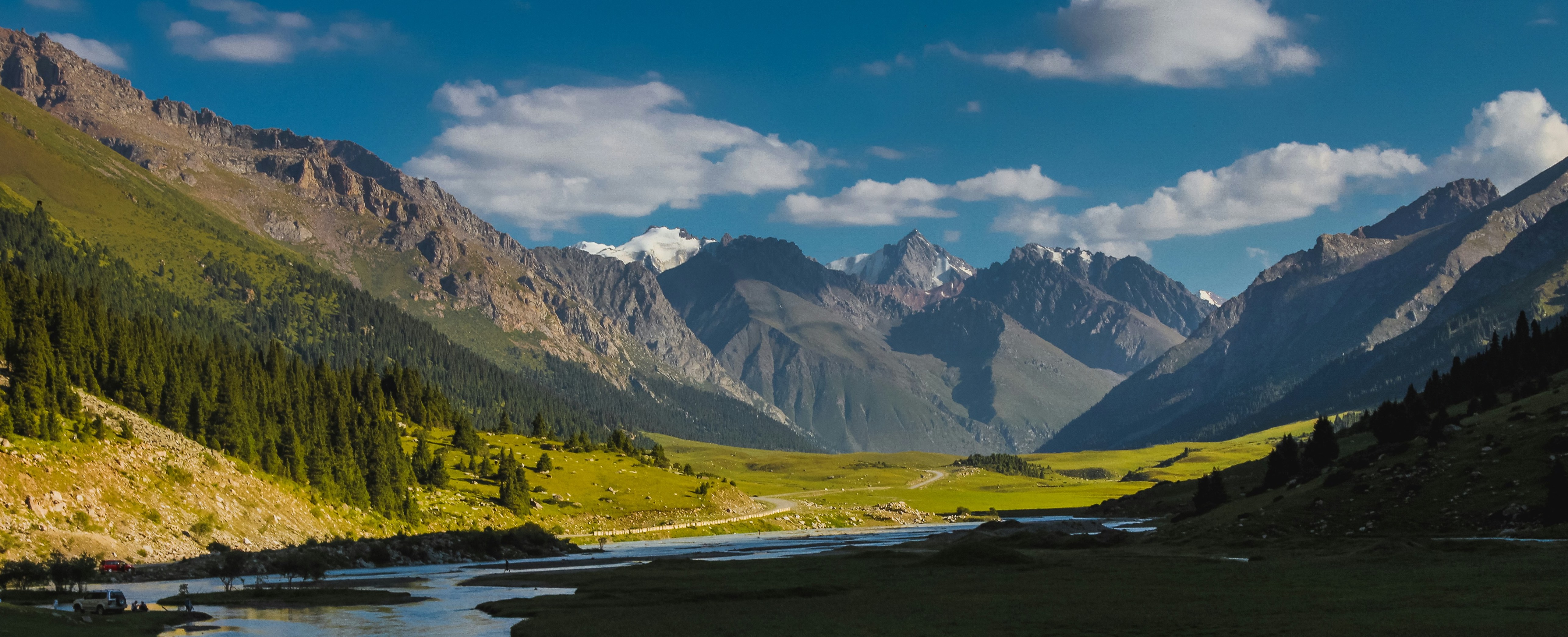 キルギス旅行・ツアー2026｜コスパ最強の格安・厳選プランを紹介 - 海外旅行・国内旅行のツアーやホテル予約はNEWT(ニュート)