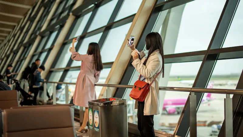 行き先も旅行日も、受け取った社員がえらべる